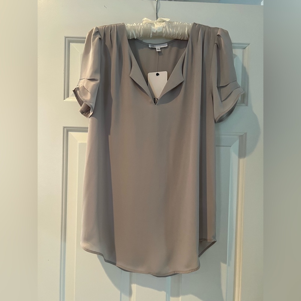 NWT DR2 gray blouse, size XS